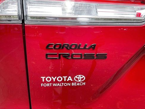 Used 2025 Toyota Corolla Cross AWD Hybrid image 27