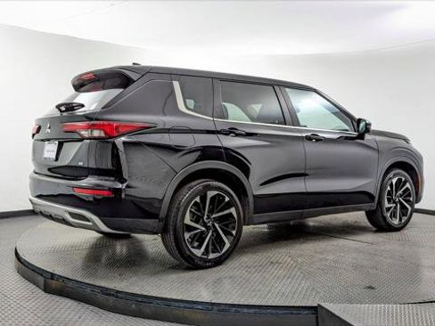 Used 2024 Mitsubishi Outlander SE image 8