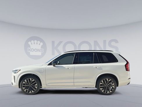 New 2026 Volvo XC90 T8 Ultra w/ Protection Package Premier image 2
