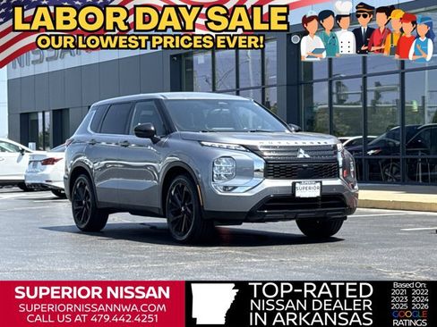 Used 2023 Mitsubishi Outlander SE FWD image 1