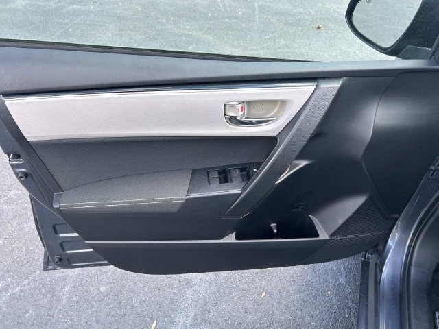 Used 2017 Toyota Corolla LE w/ Carpet Mat Package (TMS) FWD image 18