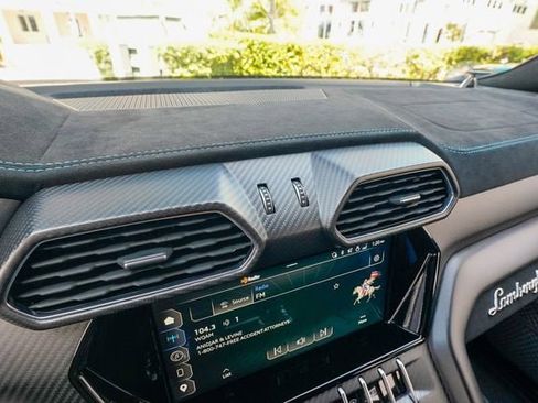 Used 2023 Lamborghini Urus Performante image 71