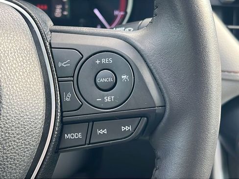 Used 2020 Toyota RAV4 Limited FWD image 22