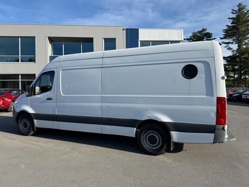Used 2021 Mercedes-Benz Sprinter 2500 image 7