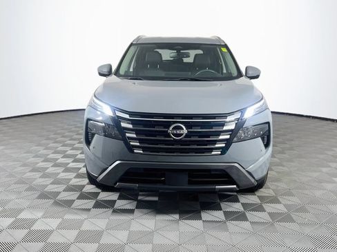 Used 2024 Nissan Rogue SL AWD/4WD image 3