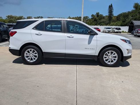 Used 2020 Chevrolet Equinox LS FWD image 3