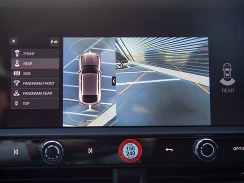 New 2026 Porsche Macan AWD/4WD image 18