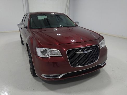 Used 2017 Chrysler 300 C image 14