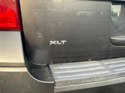 Used 2017 Ford Expedition XLT image 8