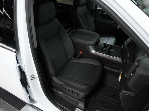 New 2025 GMC Sierra 2500 SLT w/ SLT Premium Package image 14