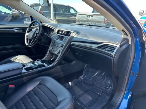 Used 2017 Ford Fusion SE w/ Equipment Group 201A AWD/4WD image 31