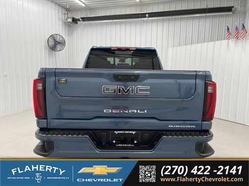 Used 2025 GMC Sierra 2500 Denali Ultimate AWD/4WD image 4