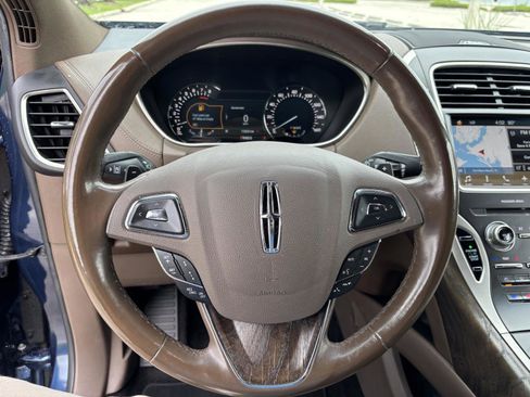 Used 2017 Lincoln MKX Reserve w/ Driver Assistance Package image 29