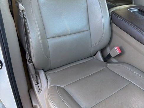 Used 2015 Chevrolet Suburban LTZ image 25