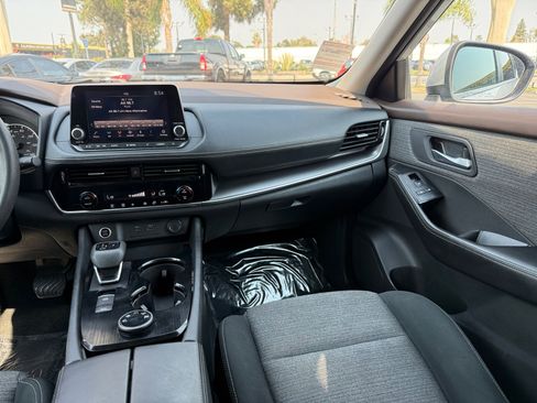 Used 2022 Nissan Rogue SV image 23