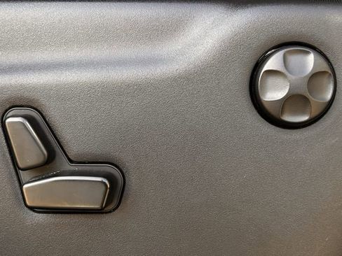 Used 2019 Jeep Grand Cherokee Limited image 30