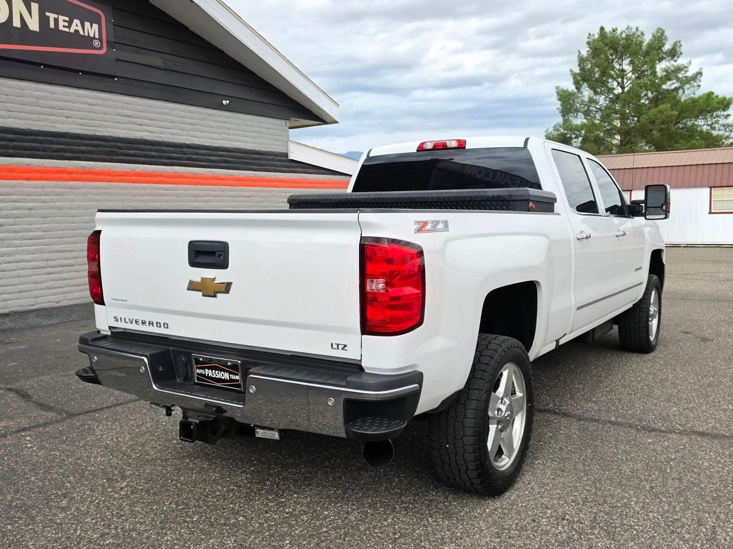 Used 2015 Chevrolet Silverado 2500 LTZ w/ Duramax Plus Package AWD/4WD image 5