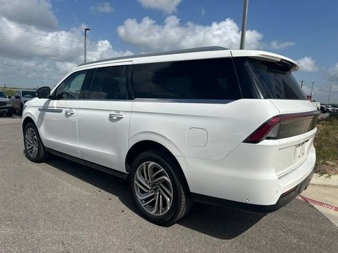 Used 2025 Lincoln Navigator L Reserve AWD/4WD image 4