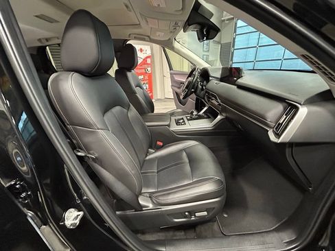 Used 2025 MAZDA CX-70 3.3 Turbo w/ Preferred Package AWD/4WD image 42