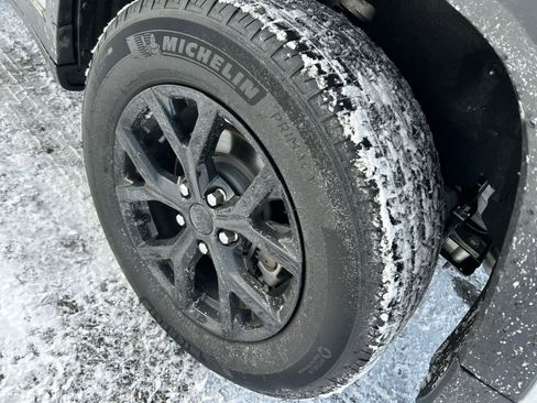 Used 2025 Jeep Grand Cherokee Altitude image 27