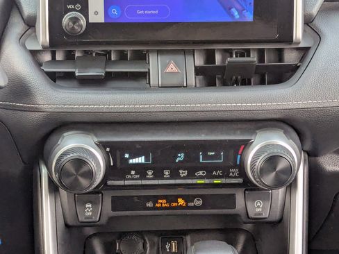 Used 2024 Toyota RAV4 LE image 21