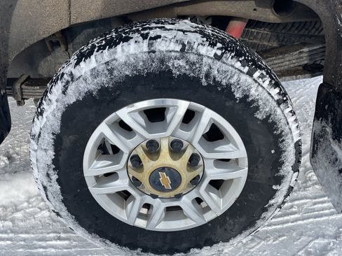 Used 2022 Chevrolet Silverado 2500 LT w/ Convenience Package image 10