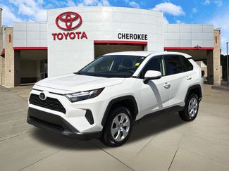Used 2025 Toyota RAV4 LE AWD/4WD video 1