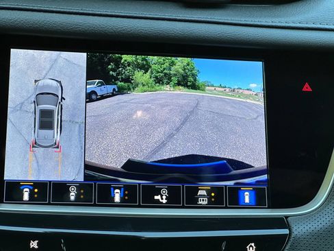 Used 2025 Cadillac XT5 Sportv w/ Technology Package AWD/4WD image 28