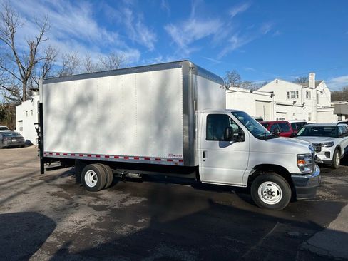 New 2026 Ford E-450 and Econoline 450 Super Duty w/ Driver's Safety Package image 4