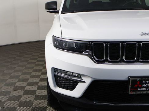 Used 2023 Jeep Grand Cherokee Limited AWD/4WD image 17