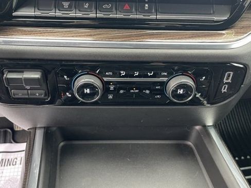 Used 2024 Chevrolet Silverado 2500 LT w/ Convenience Package image 20