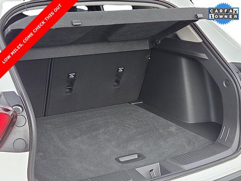 Used 2025 Chevrolet Trax LT w/ LT Convenience Package image 9