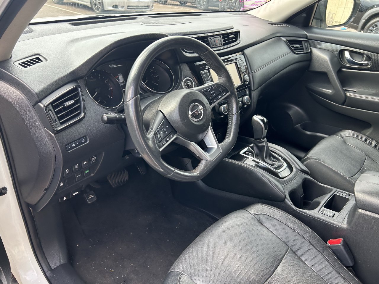 Used 2017 Nissan Rogue SL w/ SL Premium Package FWD image 12