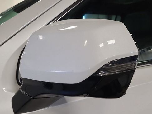 Used 2023 GMC Yukon XL Denali image 32