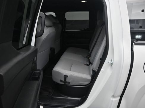 Used 2025 Toyota Tacoma SR5 AWD/4WD image 19
