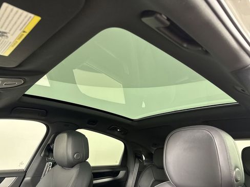 Certified 2025 Porsche Cayenne S image 41