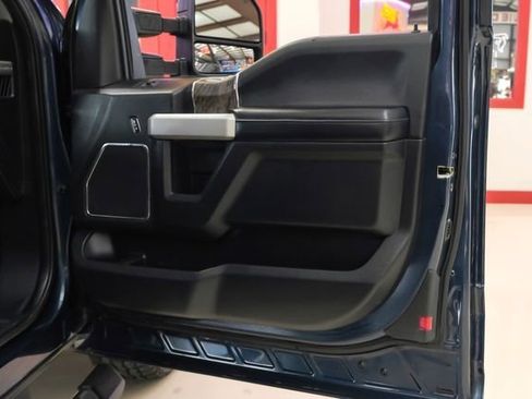 Used 2017 Ford F250 Lariat RWD image 38