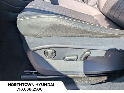 Used 2022 Volkswagen Tiguan SE image 29