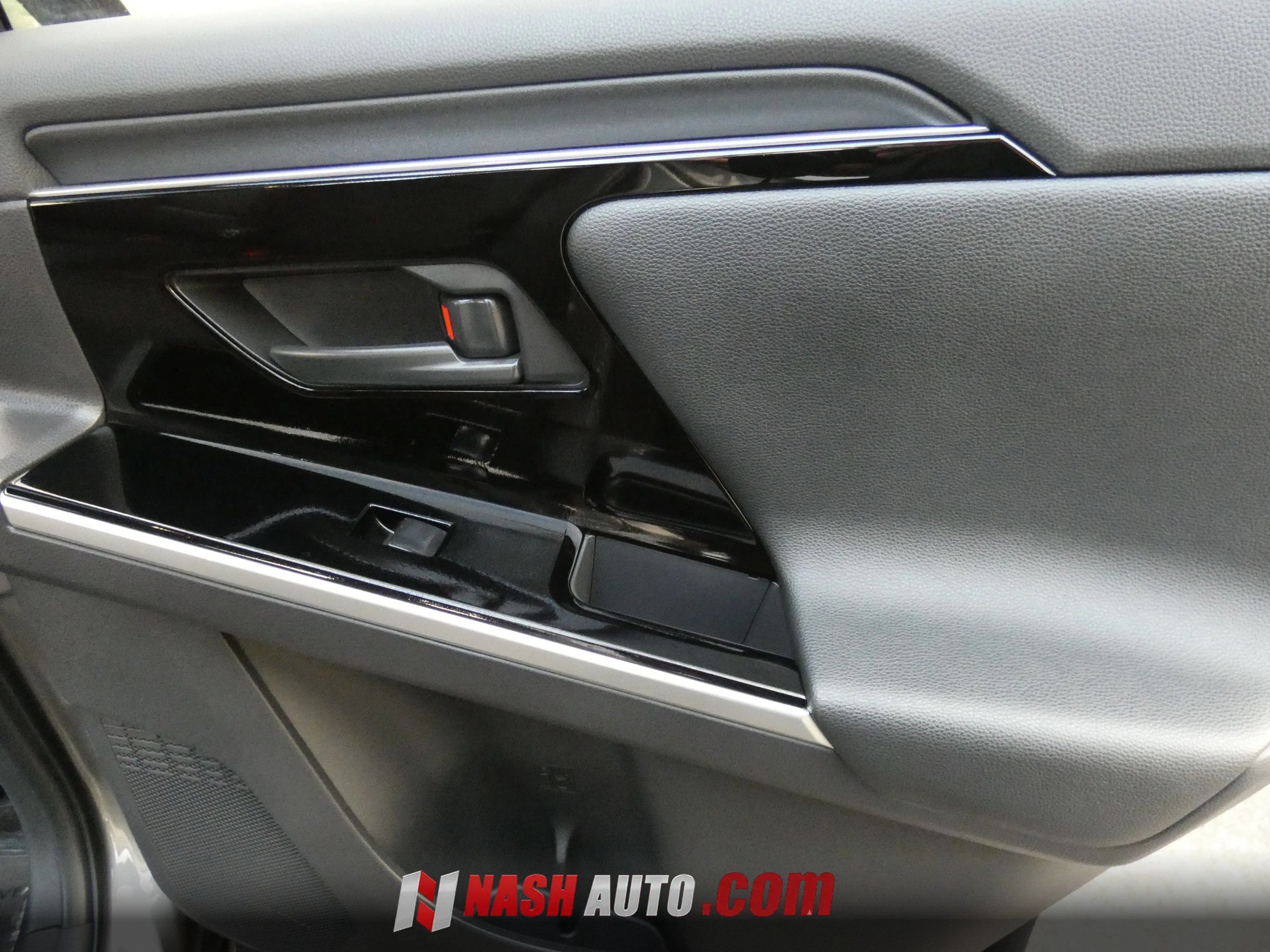 Used 2024 Toyota bZ4X AWD w/ Weather Package image 39