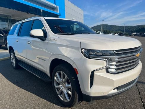 Used 2023 Chevrolet Suburban High Country w/ Max Trailering Package AWD/4WD image 3