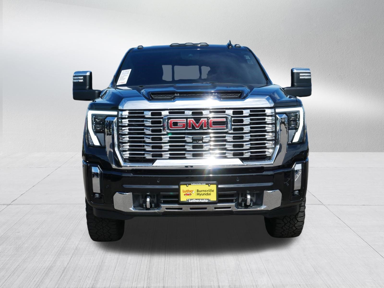 Used 2024 GMC Sierra 2500 Denali w/ Denali Reserve Package AWD/4WD image 2