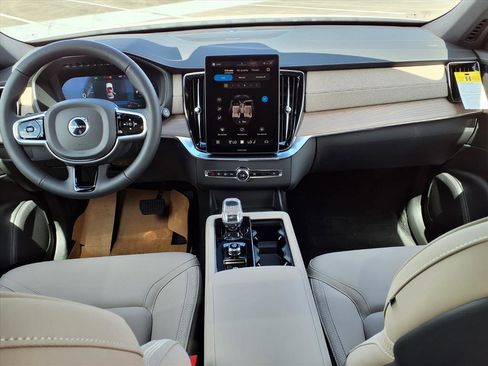 New 2026 Volvo XC90 B5 Plus image 11