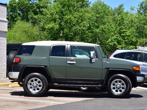 Used 2012 Toyota FJ Cruiser 4WD w/ Upgrade Pkg image 3