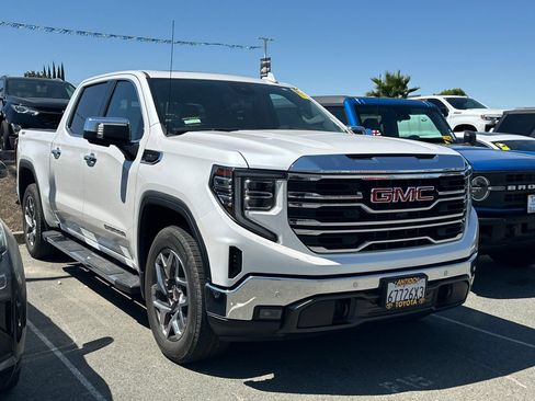Used 2024 GMC Sierra 1500 SLT w/ SLT Premium Plus Package AWD/4WD image 2