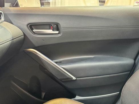 Used 2022 Toyota Corolla Cross XLE w/ Convenience Package image 40