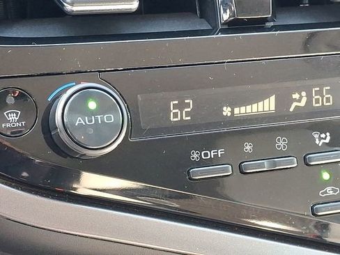 Used 2022 Toyota Camry SE FWD image 19