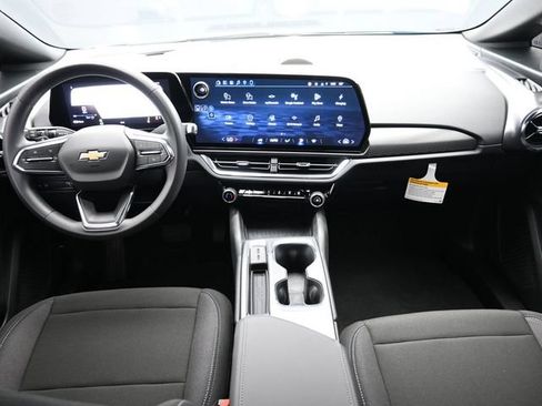 New 2026 Chevrolet Equinox EV LT w/ Midnight Package FWD image 18