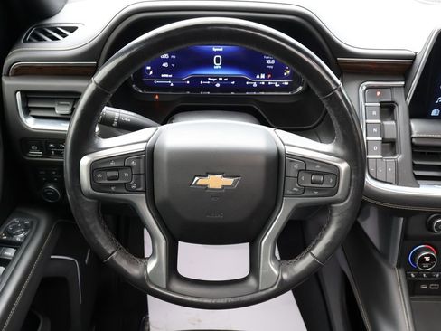 Used 2023 Chevrolet Tahoe Premier AWD/4WD image 16