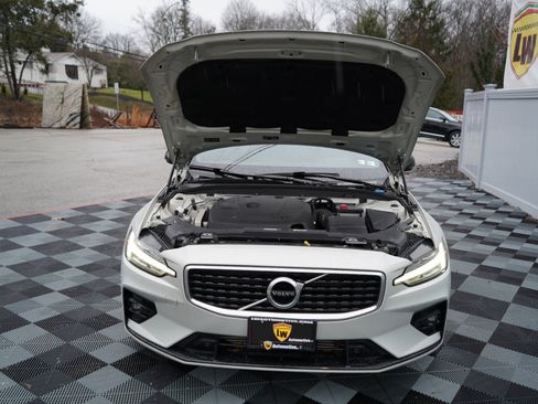 Used 2019 Volvo S60 T6 R-Design image 90