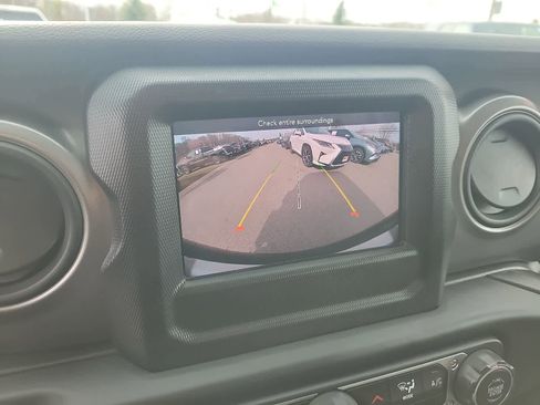 Used 2023 Jeep Wrangler Unlimited Sport AWD/4WD image 14